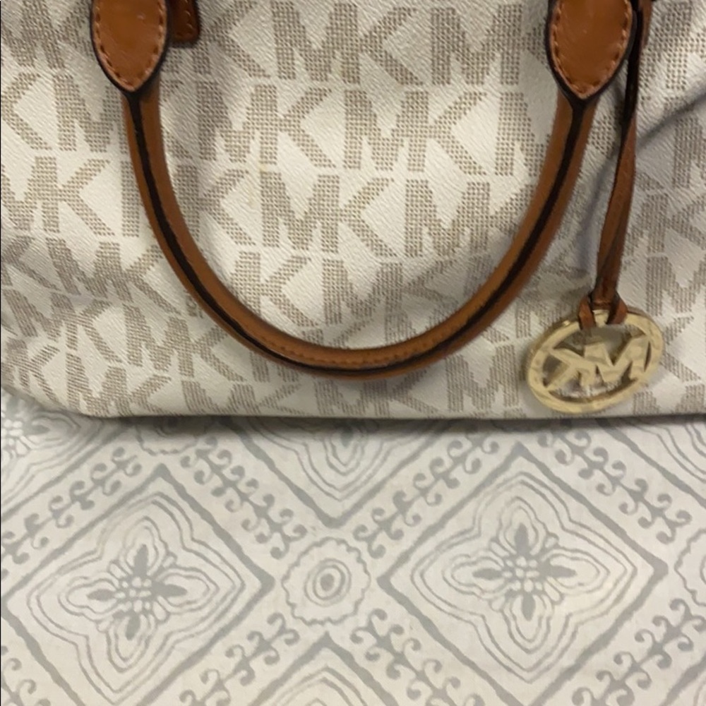 Handbag - Picture 3 of 6